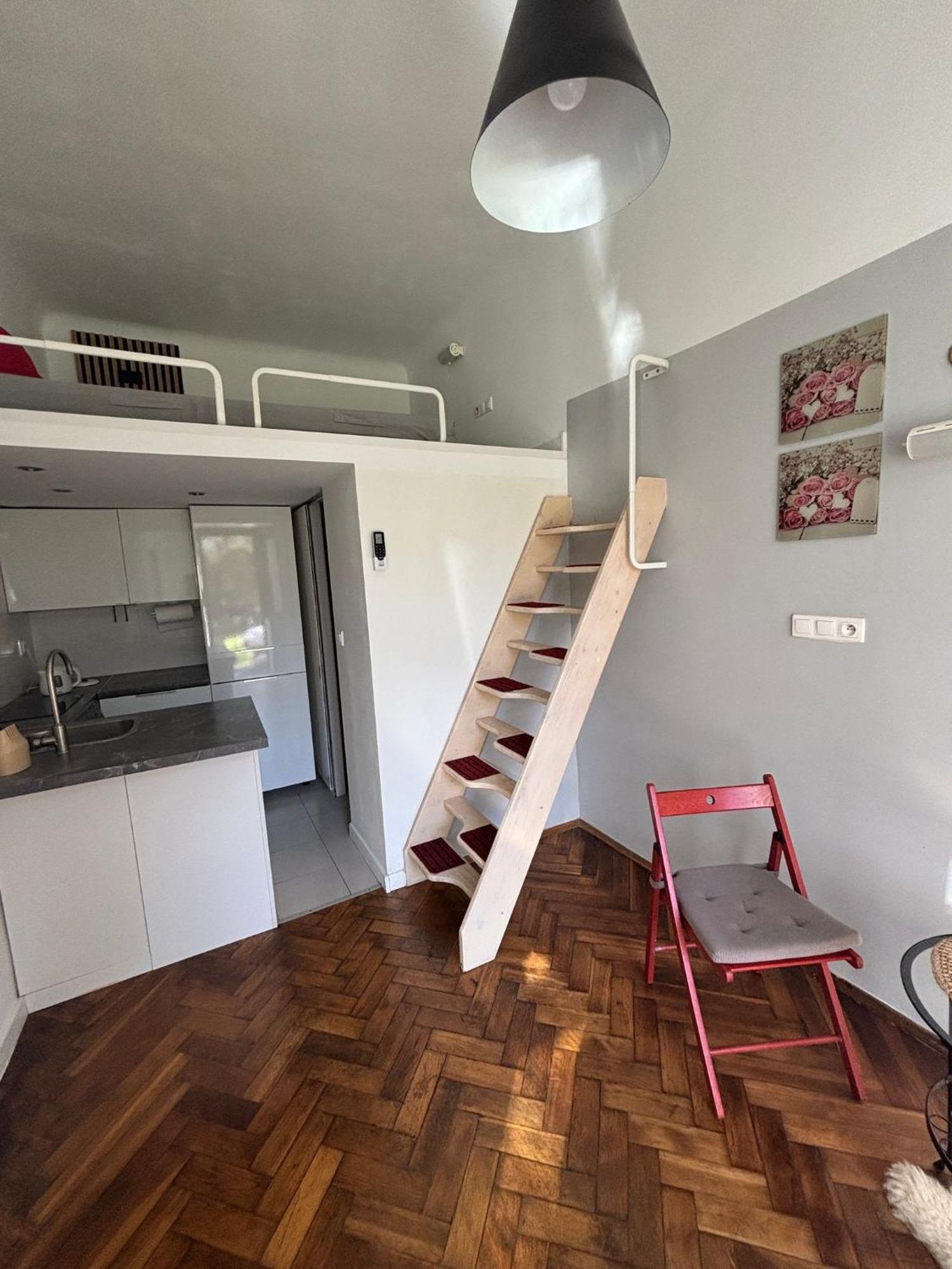 Parrot Main Station Cracow Apartment *