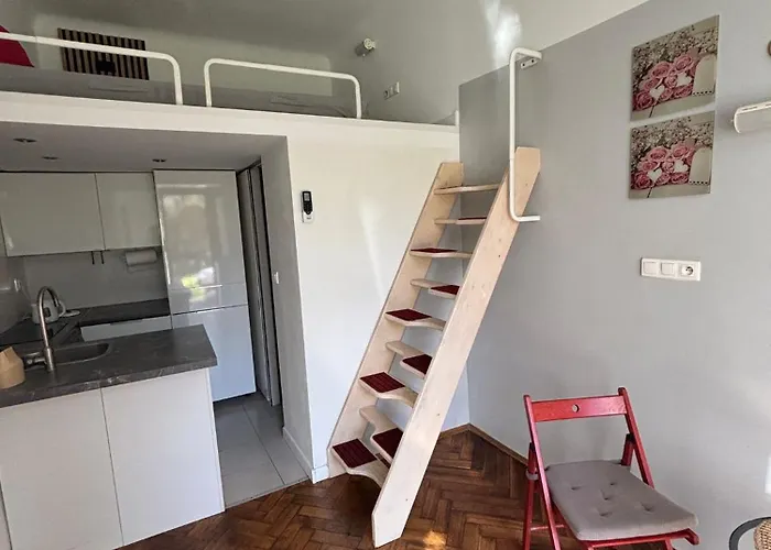 Parrot Apartment Main Station Cracow
